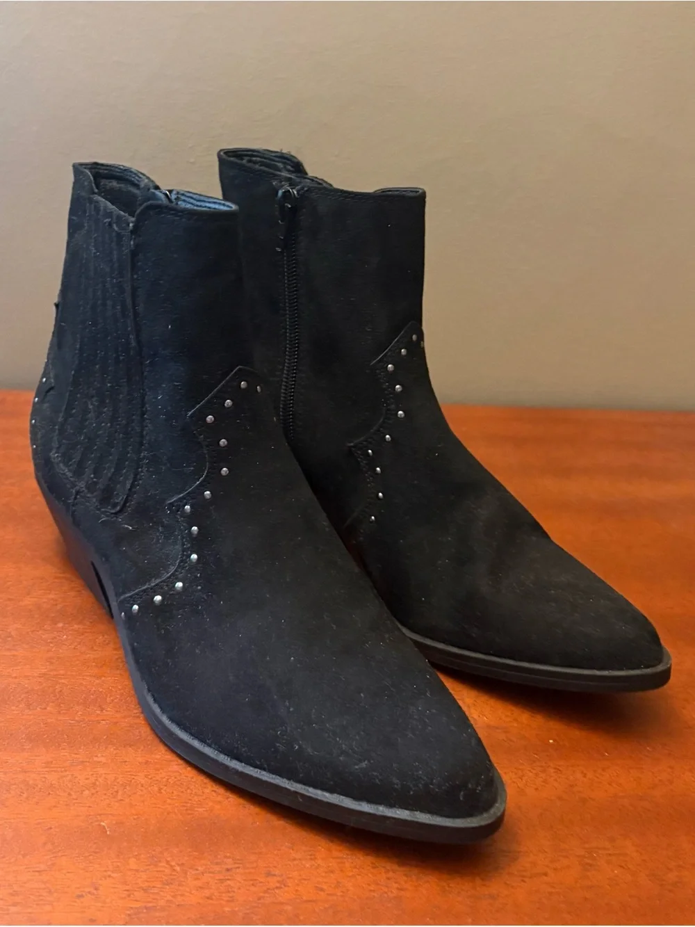 No Boundaries Women's Bling Western Ankle Bootie with Stud Detail Size 7